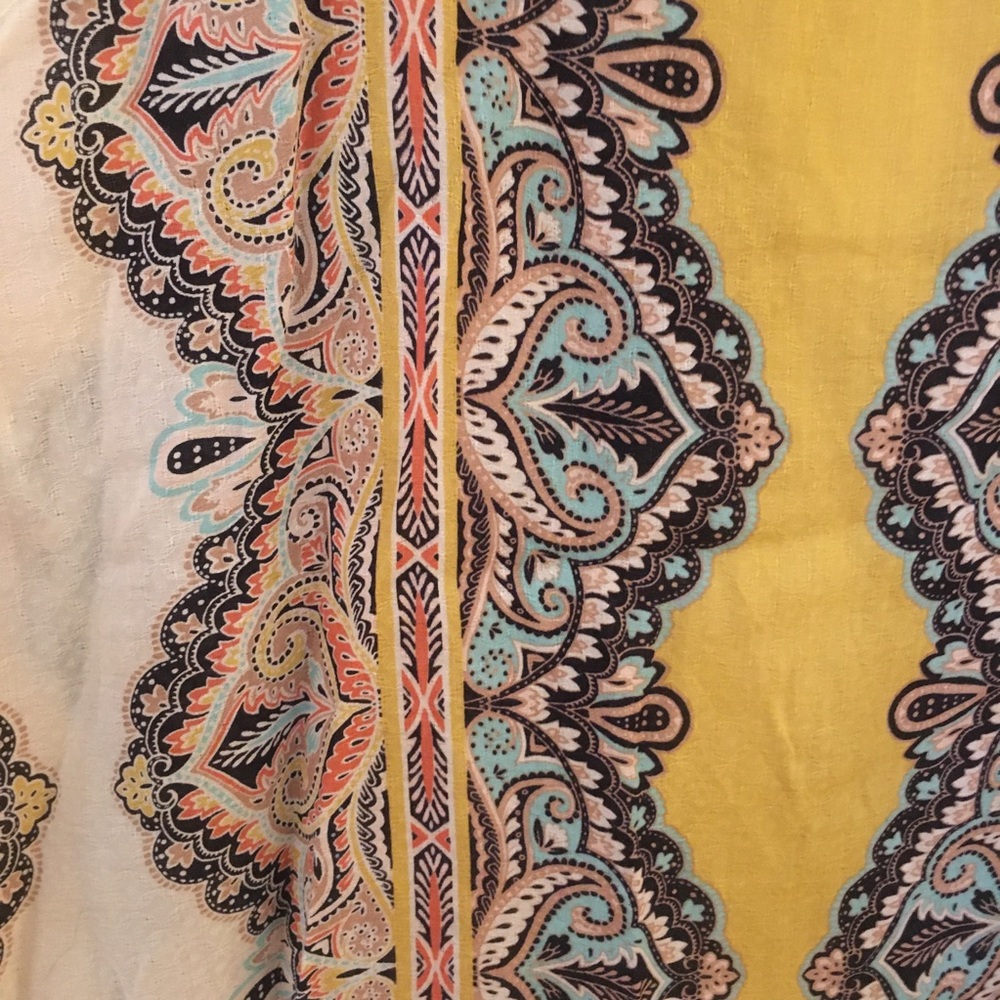 Cute paisley tank. Size Small. - Picture 3 of 3
